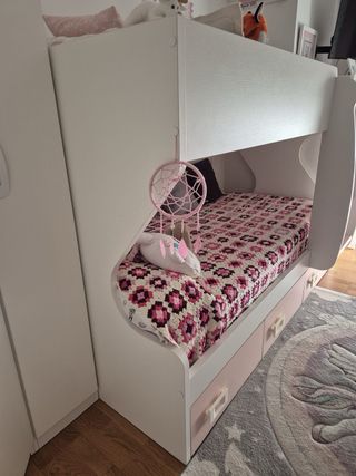 Bonita litera infantil de madera