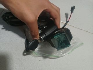 Llave patinete eléctrico con cable