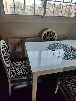 Mesa comedor y 4 sillas diseño moderno