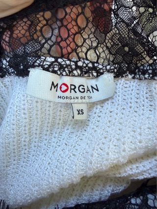 Jersey blanco con encaje negro oversize