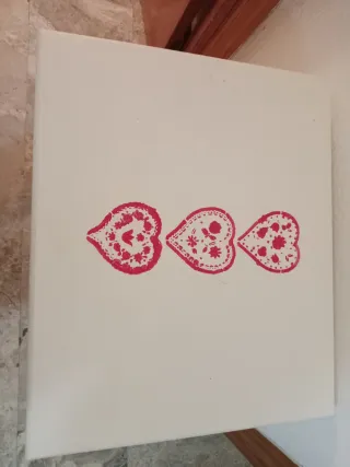 Mesita de noche restaurada decorada  de madera