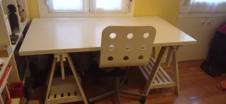 Mesa escritorio y silla