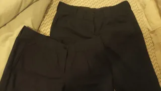 Chaqueta azul de bonito y pantalón