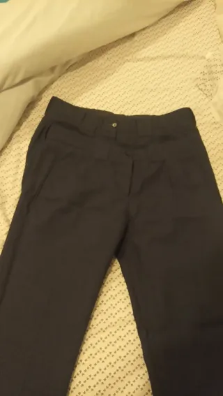 Chaqueta azul de bonito y pantalón