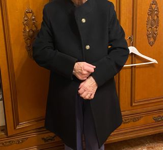 Cappotto donna nero con bottoni dorati