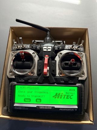 Emisora RC Hitec Aurora 9