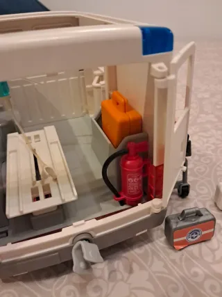 Ambulancia Playmobil