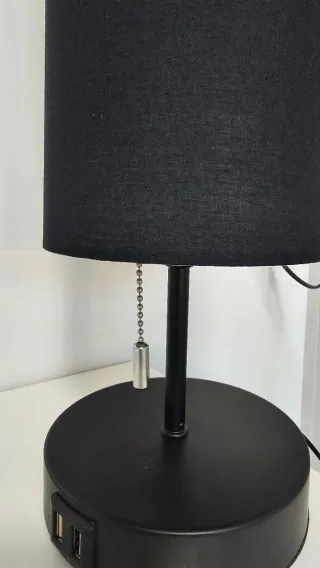 Lámpara de mesa moderna negra