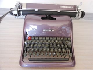 Máquina de escribir Olivetti Lexicon 80