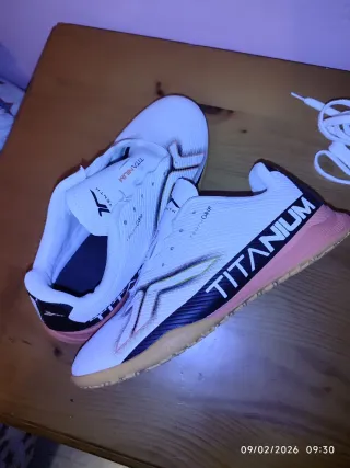 Zapatillas de fútbol Tenth blancas y naranjas