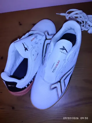 Zapatillas de fútbol Tenth blancas y naranjas