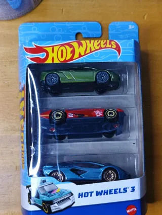 Hot Wheels Color Reveal Monster Truck + regalo