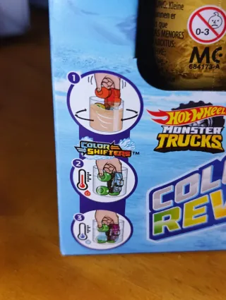 Hot Wheels Color Reveal Monster Truck + regalo