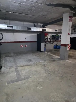 Una plaza de parking