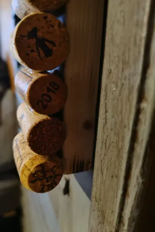 Porta orecchini in sughero