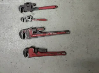 LLAVES GRIFAS DE VARIAS MEDIDAS.