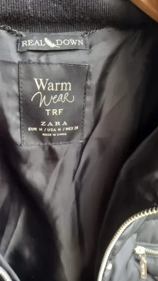 Abrigo acolchado con capucha de zara