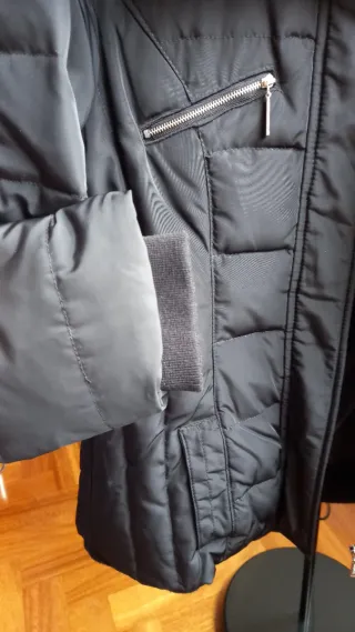 Abrigo acolchado con capucha de zara