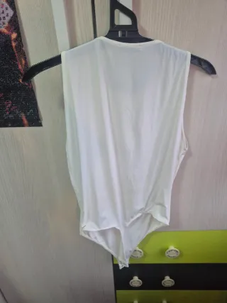 Body Bershka blanco