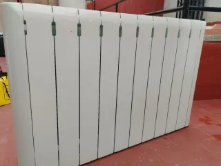 Radiadores eléctricos calor azul pared. Haverland