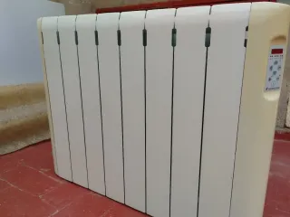 Radiadores eléctricos calor azul pared. Haverland