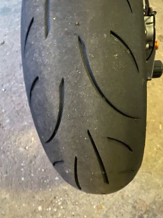 KTM 890 Duke R Blanca y Naranja