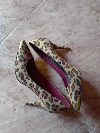 Zapatos tacón leopardo T39