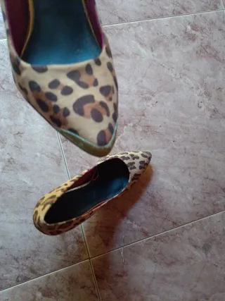 Zapatos tacón leopardo T39