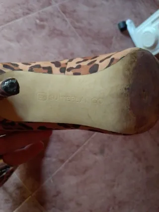 Zapatos tacón leopardo T39