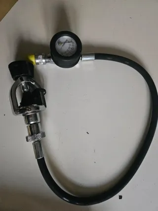 Manometro Mares vintage vite e baionetta