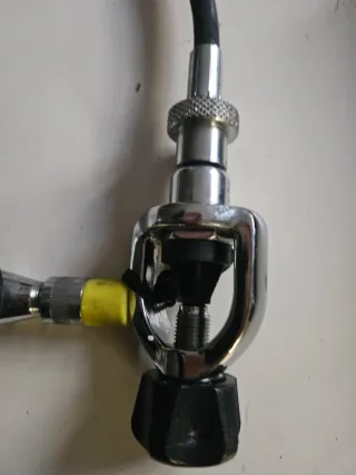 Manometro Mares vintage vite e baionetta