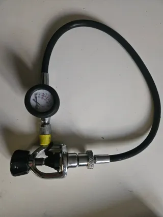 Manometro Mares vintage vite e baionetta