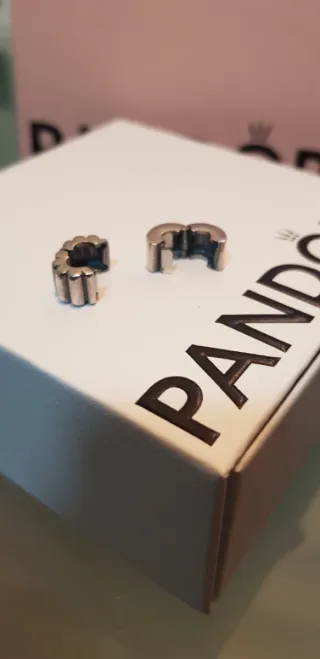 Lote Pulsera Pandora, 2 Separadores y 2 charms