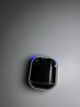 Auriculares negros con luz LED