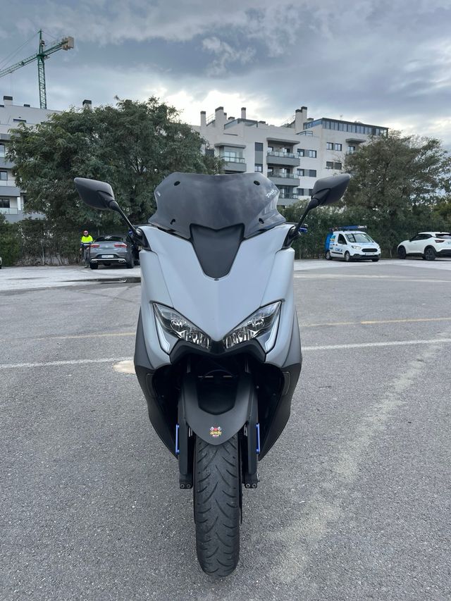 Yamaha Tmax 560