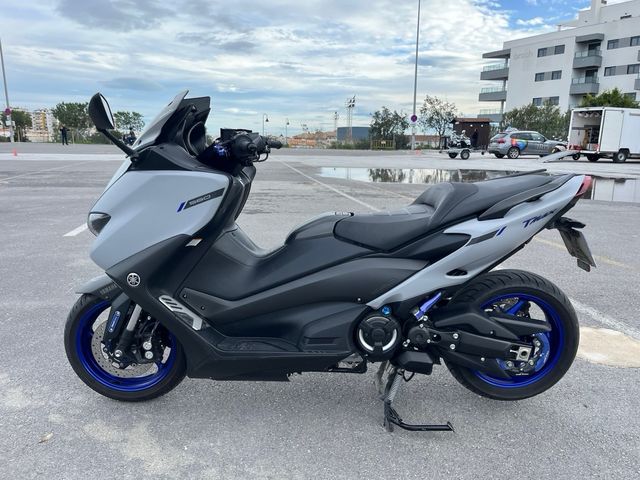 Yamaha Tmax 560