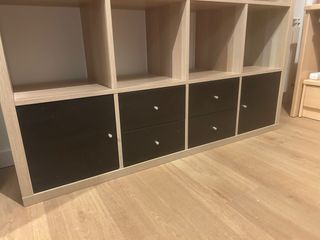 Estantería IKEA modular con puertas y cajones