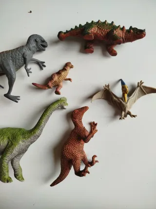 Lote 6 figuras dinosaurios