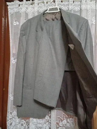 Traje gris talla 60