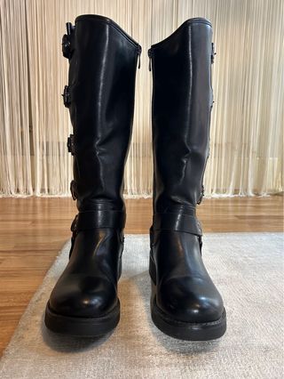 Botas Biker Negras con Hebillas