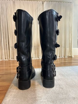 Botas Biker Negras con Hebillas