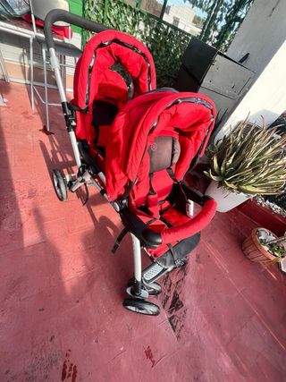 Cochecito gemelar rojo  NEGOCIABLE