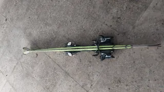 Bastones de esquí Rossignol, botas y skies