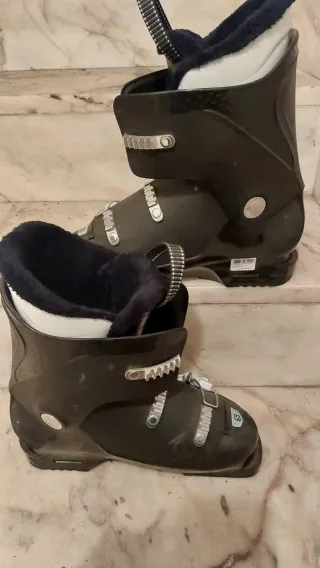 Bastones de esquí Rossignol, botas y skies