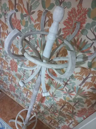 Perchero de pie antiguo madera estilo Tónet