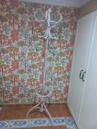 Perchero de pie antiguo madera estilo Tónet