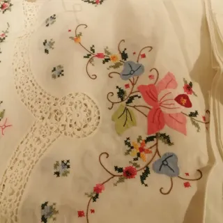 Mantelería de lino con 12 servilletas