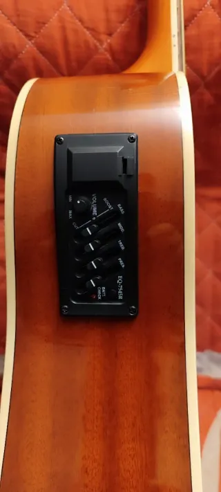 Guitarra Acústica 12 cuerdas amplificada NUEVA
