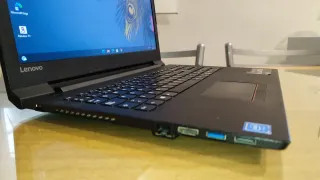 Portátil Lenovo V110 con Windows 11
