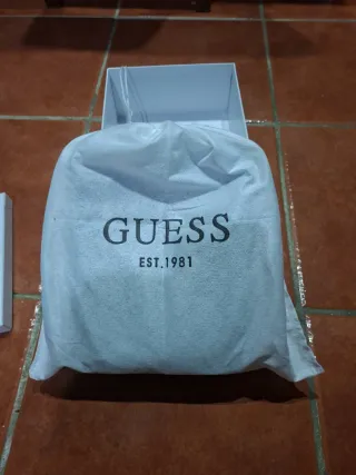 bolso grande de hombre de guess sin estrenar